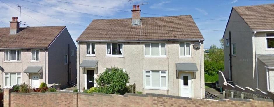 Rowe Gardens: Cozy Guesthouse in Quiet Residential Area Workington Exterior photo